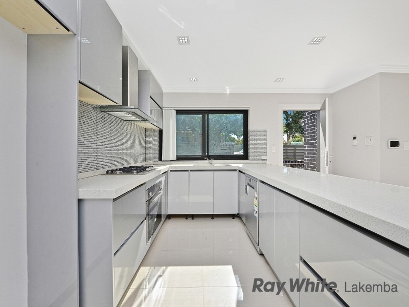 2/329 Roberts Road, Greenacre NSW 2190