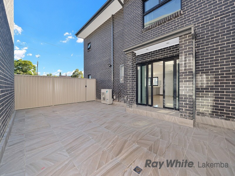 2/329 Roberts Road, Greenacre NSW 2190
