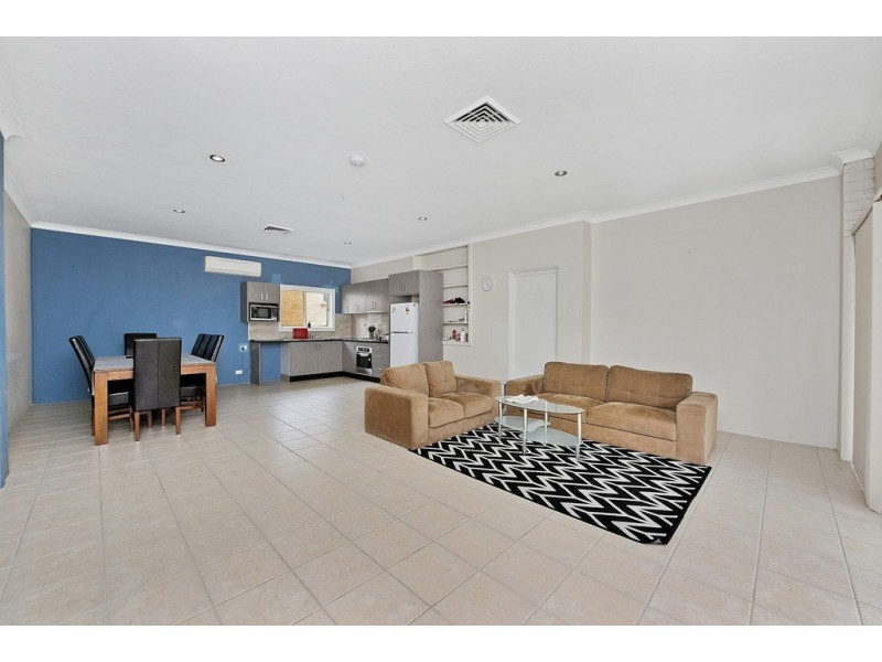 22 Parliament Road, Macquarie Fields NSW 2564