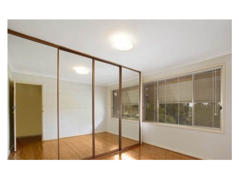 25 Farnsworth Avenue, Campbelltown NSW 2560