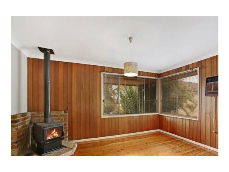 25 Farnsworth Avenue, Campbelltown NSW 2560