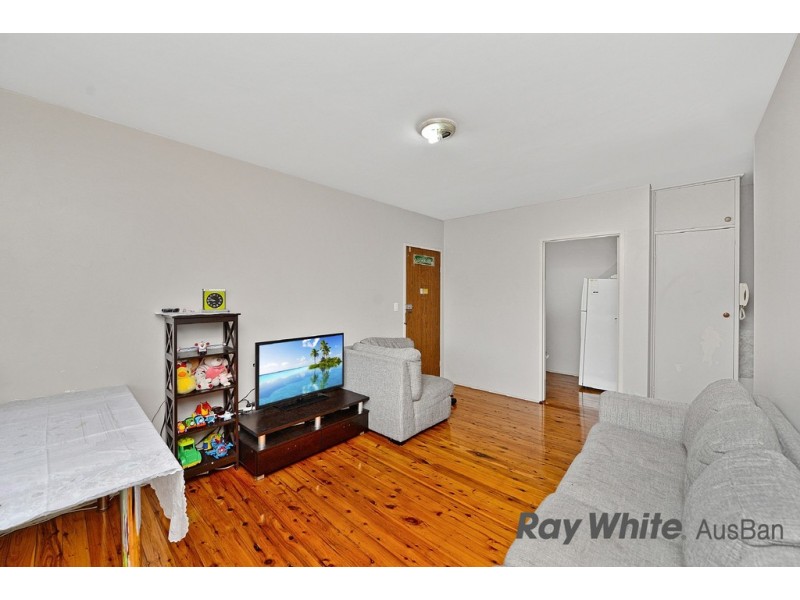 2/92 Hampden Road, Lakemba NSW 2195