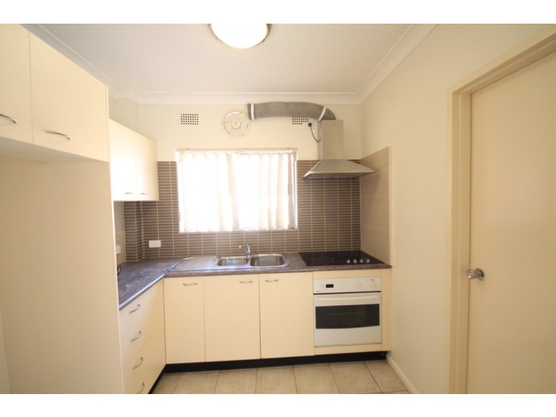 1/108 Ernest Street, Lakemba NSW 2195