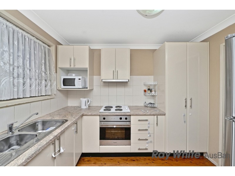17 Campbell Close, Minto NSW 2566