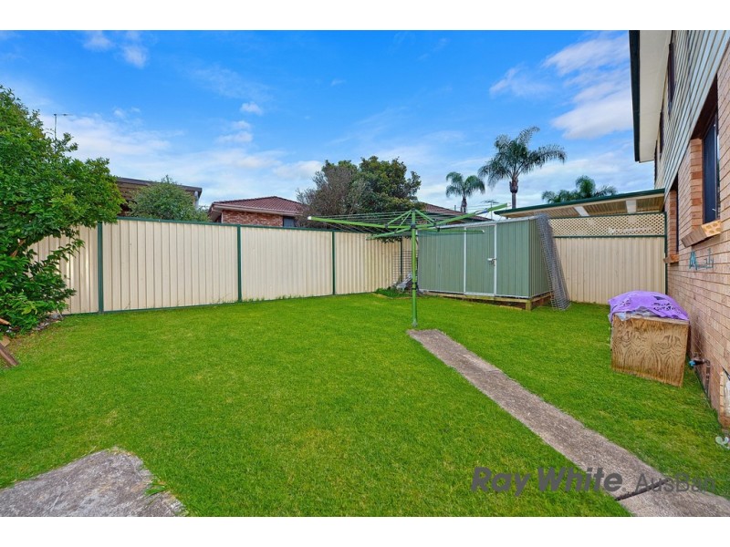 17 Campbell Close, Minto NSW 2566