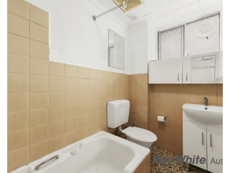 1/4 Macdonald Street, Lakemba NSW 2195