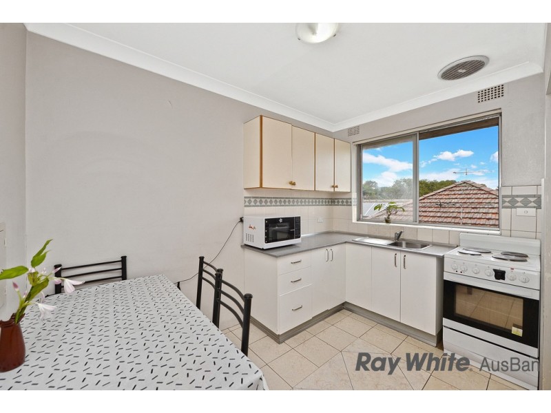4/.92 Hampden Road, Lakemba NSW 2195