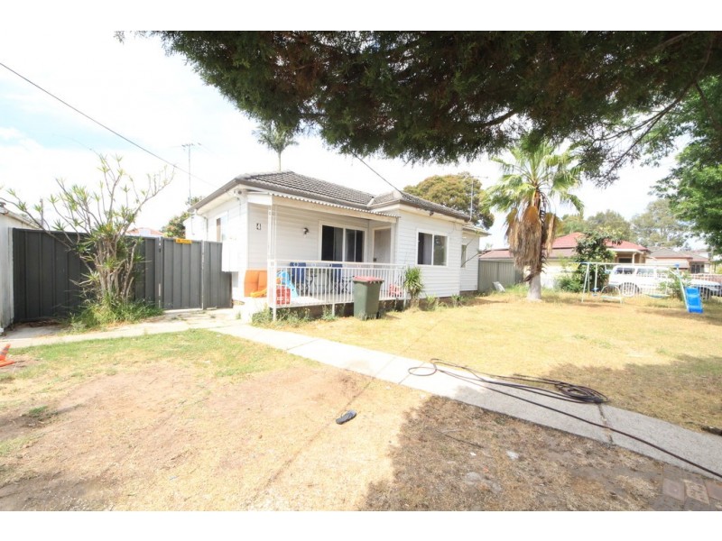 4 Dan Crescent, Lansvale NSW 2166