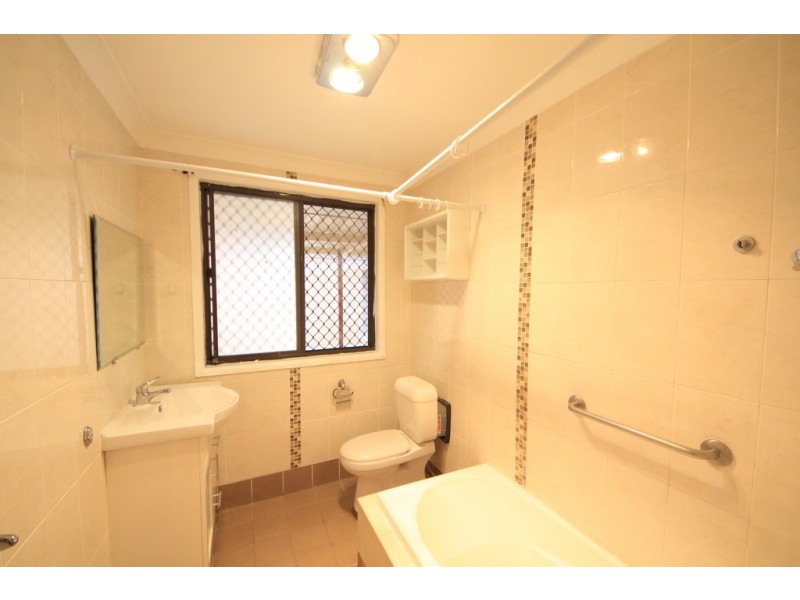 12 Juliet Cl, Rosemeadow NSW 2560