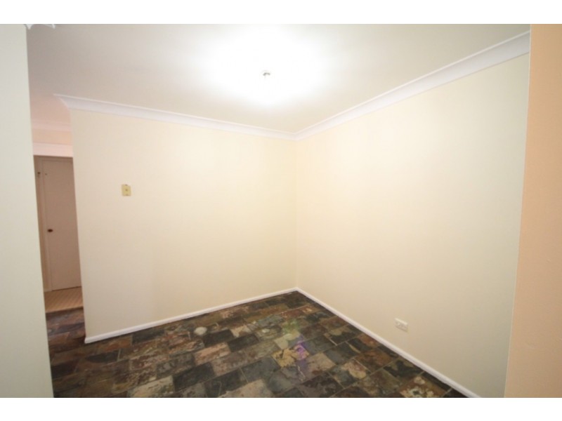 12 Juliet Cl, Rosemeadow NSW 2560