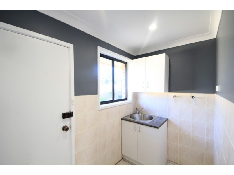 4 MUIR PL, St Andrews NSW 2566