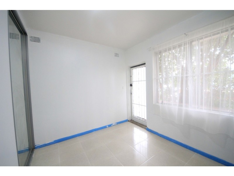 2/83 Hampden Road, Lakemba NSW 2195