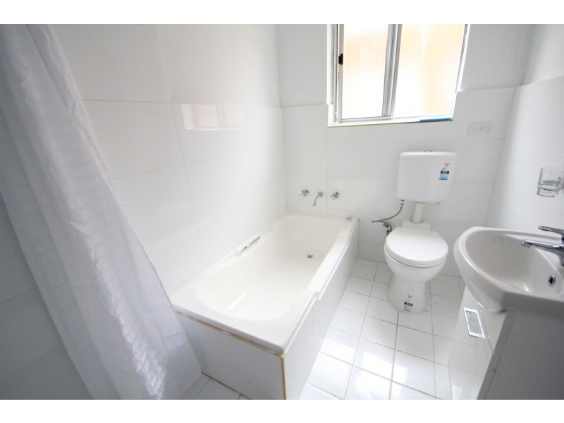 2/83 Hampden Road, Lakemba NSW 2195