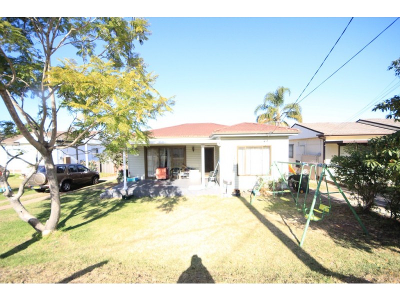 33 Sparkle AV., Blacktown NSW 2148