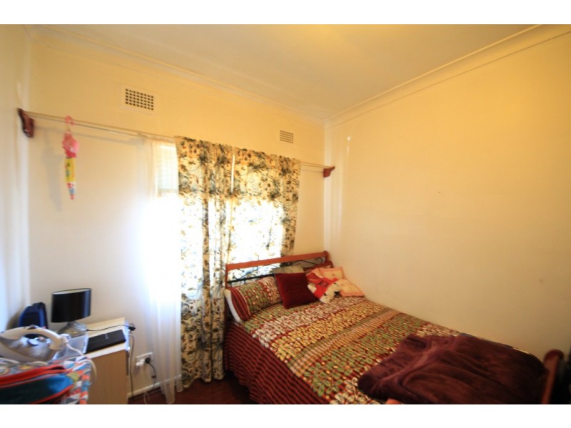 33 Sparkle AV., Blacktown NSW 2148