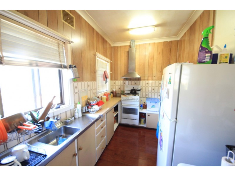 33 Sparkle AV., Blacktown NSW 2148