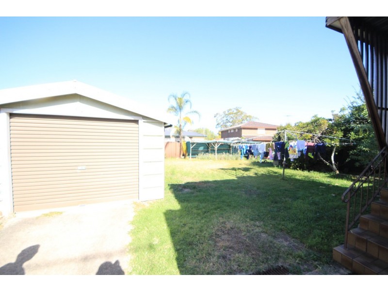 33 Sparkle AV., Blacktown NSW 2148