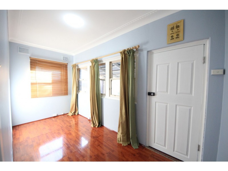 7A Lima St, Greenacre NSW 2190