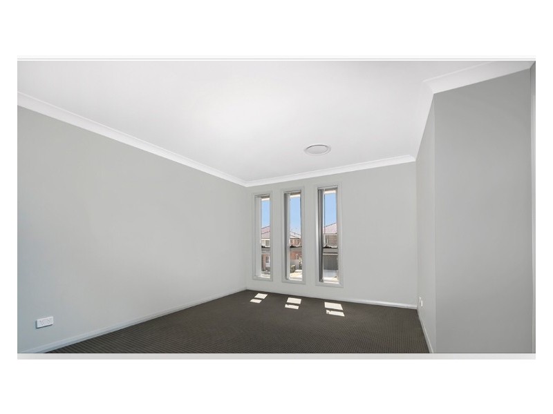 35 Gallipoli Drive, Edmondson Park NSW 2174