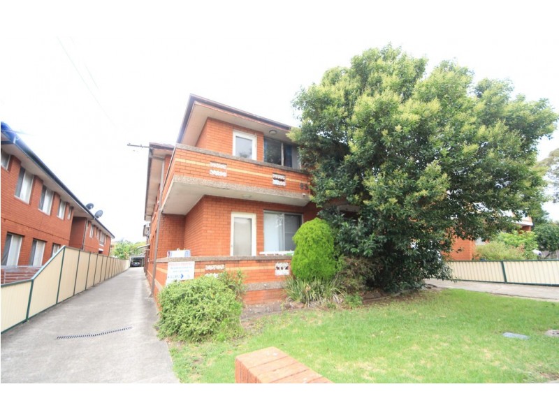 2/83 Hampden Rd, Lakemba NSW 2195