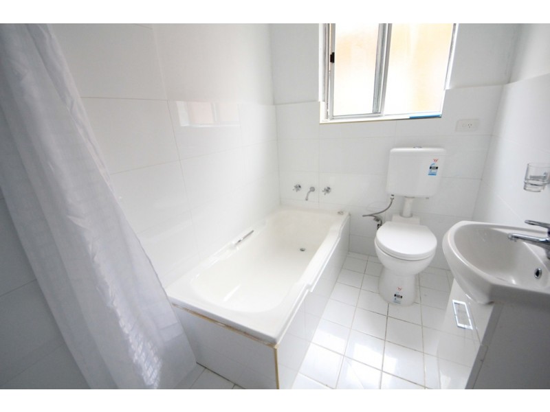 2/83 Hampden Rd, Lakemba NSW 2195