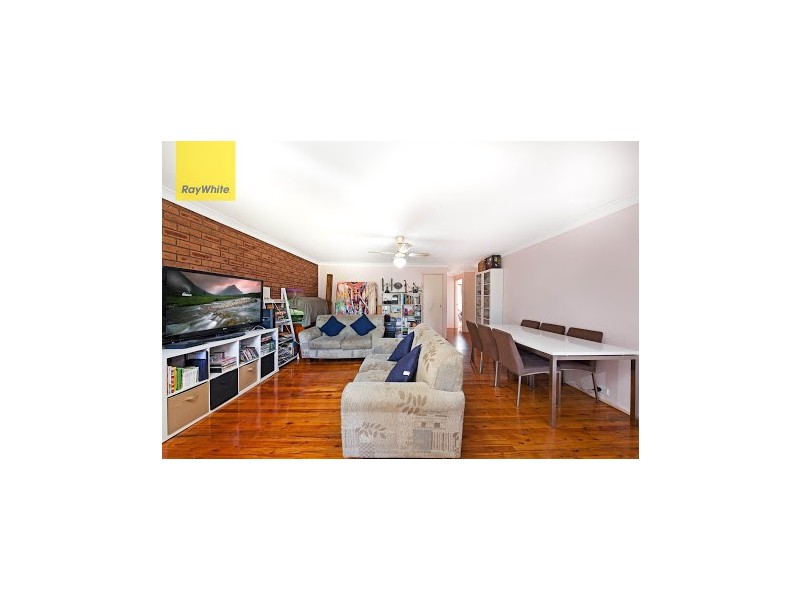 4 Cosmos Place, Macquarie Fields NSW 2564