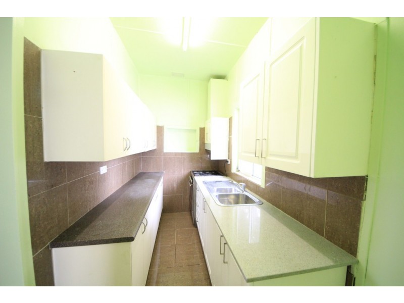 25 Juno Pde, Greenacre NSW 2190