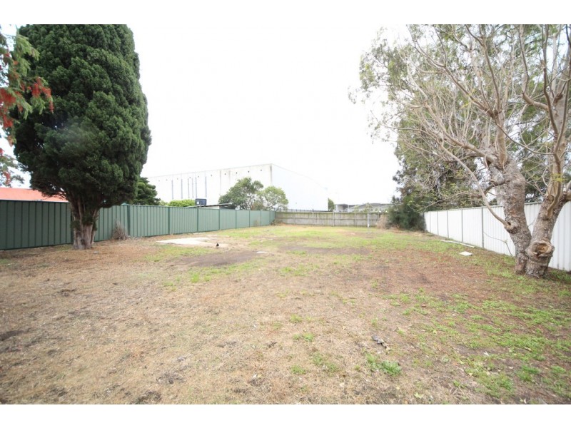 25. Juno Pde, Greenacre NSW 2190