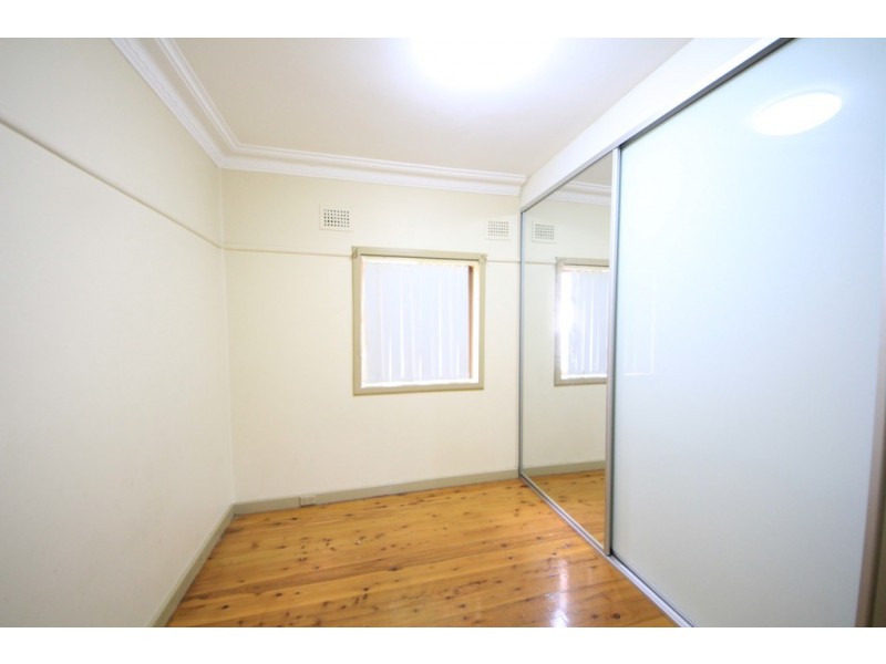 9 Lima St, Greenacre NSW 2190
