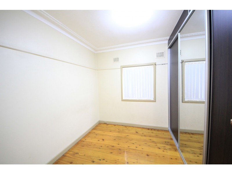 9 Lima St, Greenacre NSW 2190