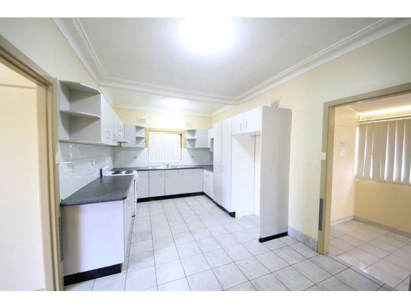 9 Lima St, Greenacre NSW 2190