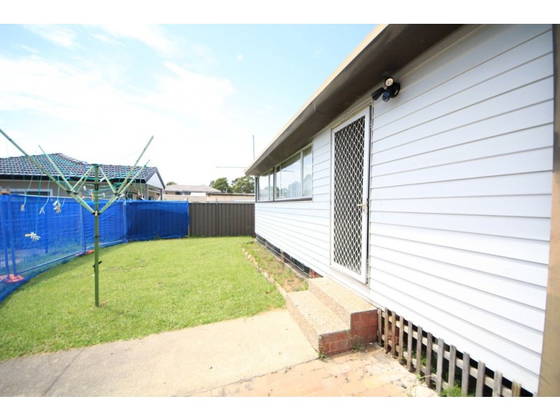 9 Lima St, Greenacre NSW 2190