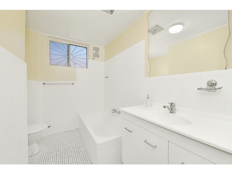 4/42 Fairmount St, Lakemba NSW 2195