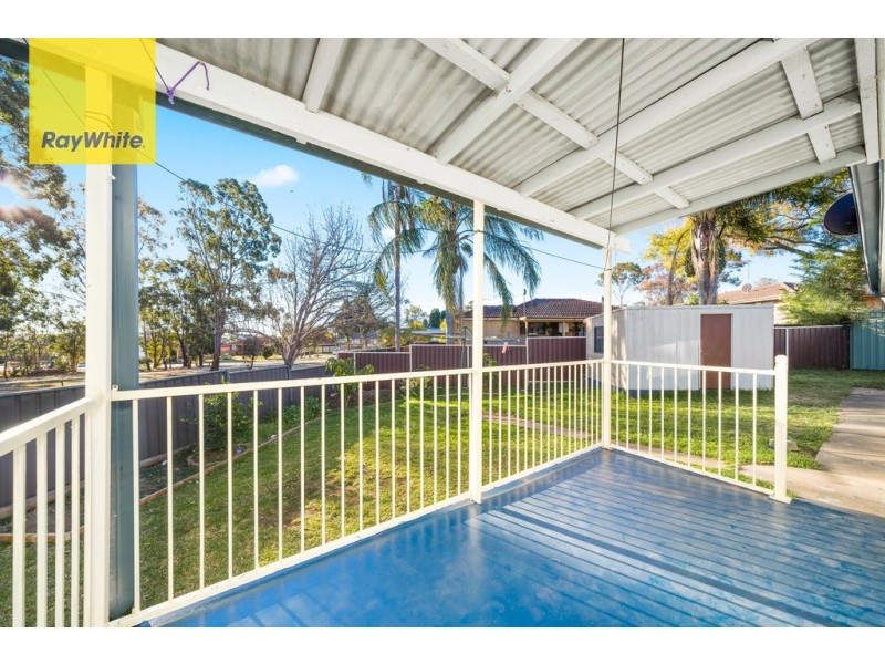 51 Randall avenue, Minto NSW 2566