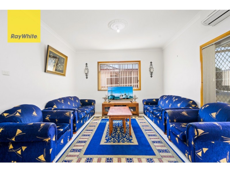 13 Vivienne Ave, Lakemba NSW 2195