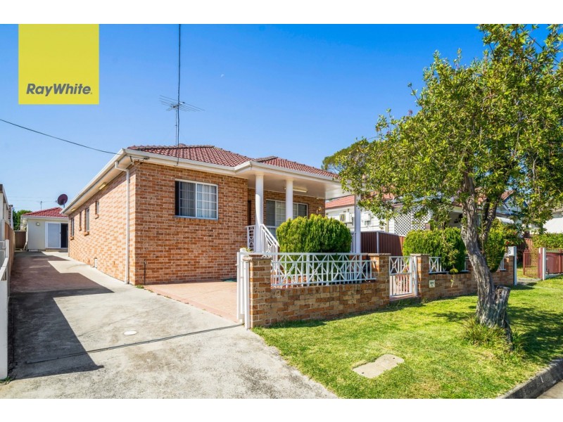 13 Vivienne Ave, Lakemba NSW 2195