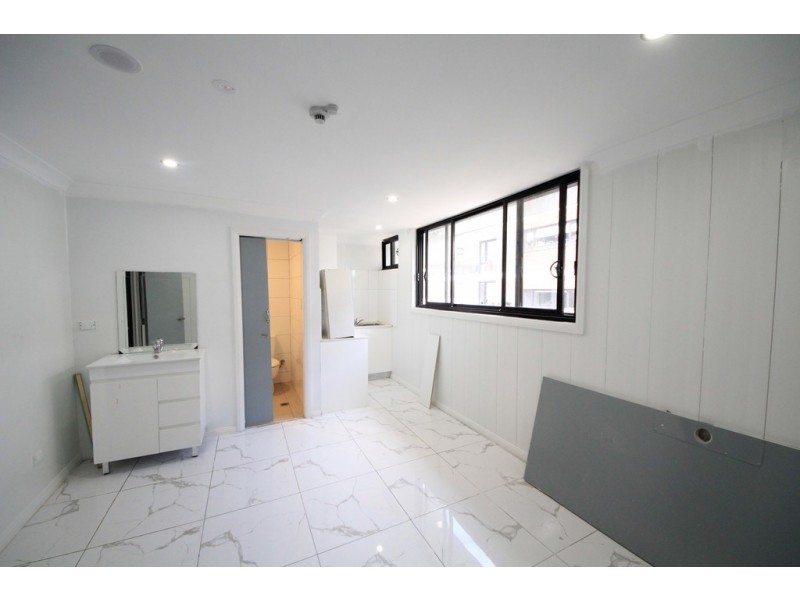 9 HAMPDEN ROAD, Lakemba NSW 2195