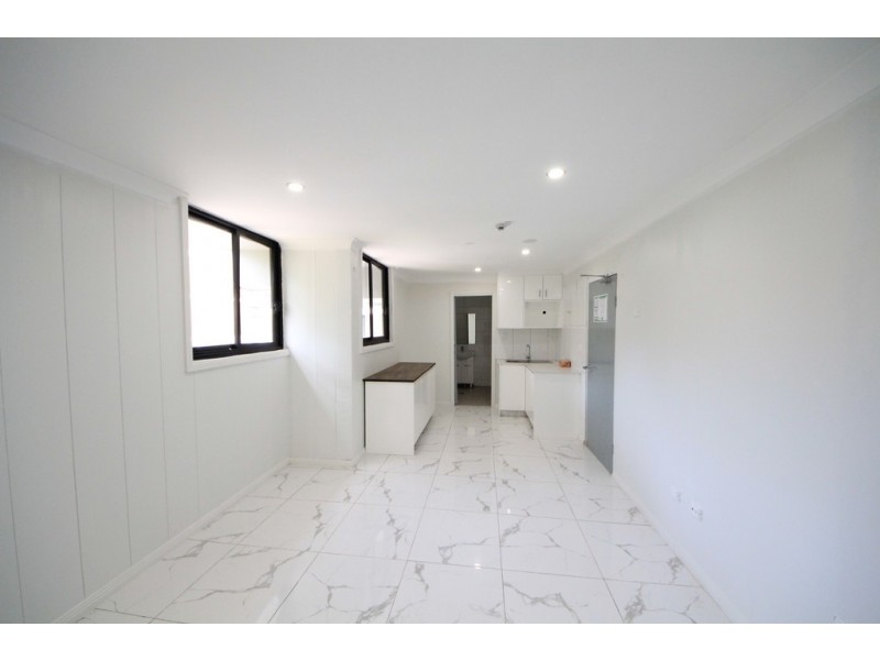 9 HAMPDEN ROAD, Lakemba NSW 2195