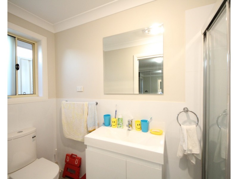 12A Juliet Cl, Rosemeadow NSW 2560