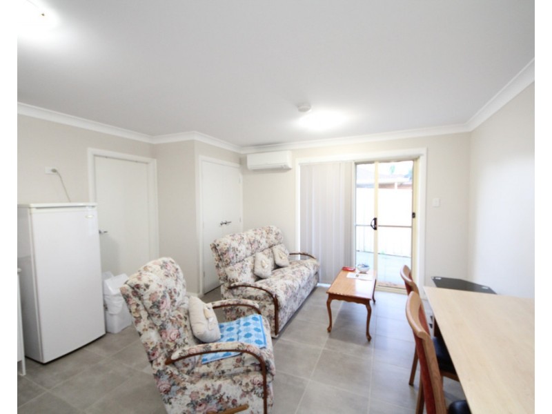 12A Juliet Cl, Rosemeadow NSW 2560