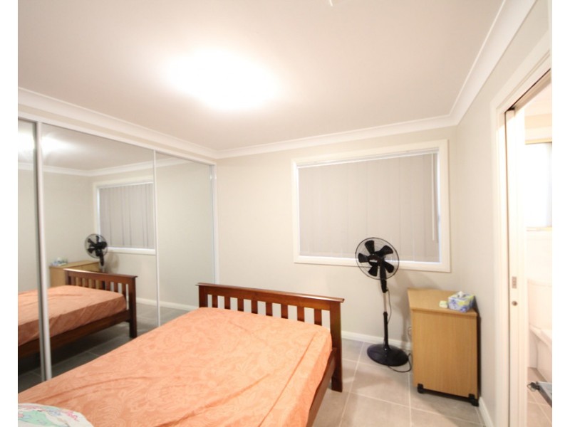 12A Juliet Cl, Rosemeadow NSW 2560