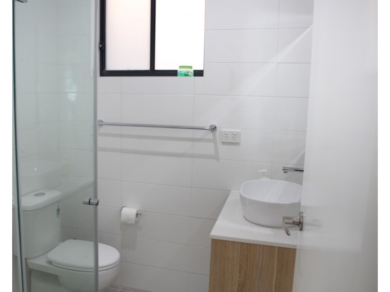 42 A Phyllis St, Minto NSW 2566