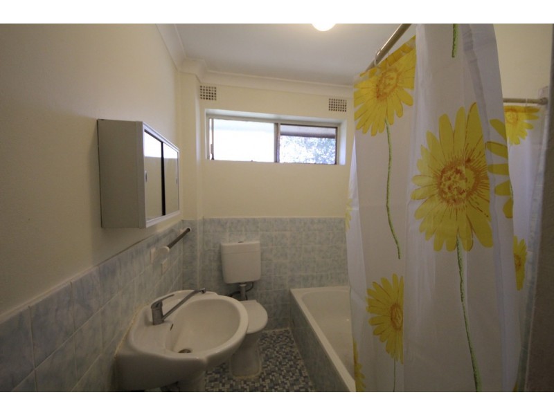 8/51 Macodnald, Lakemba NSW 2195