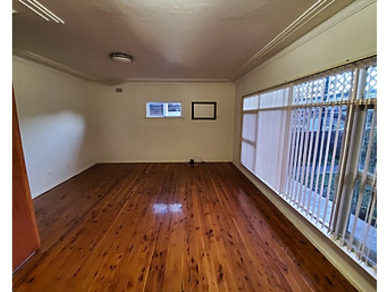 44, Myee Road, Macquarie Fields NSW 2564