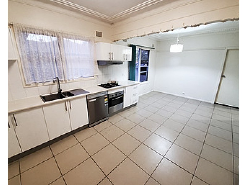 44, Myee Road, Macquarie Fields NSW 2564