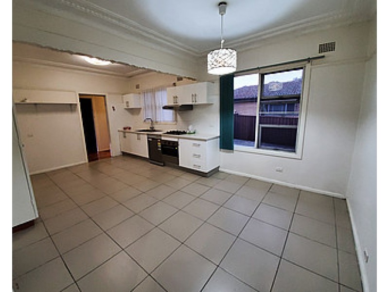 44, Myee Road, Macquarie Fields NSW 2564