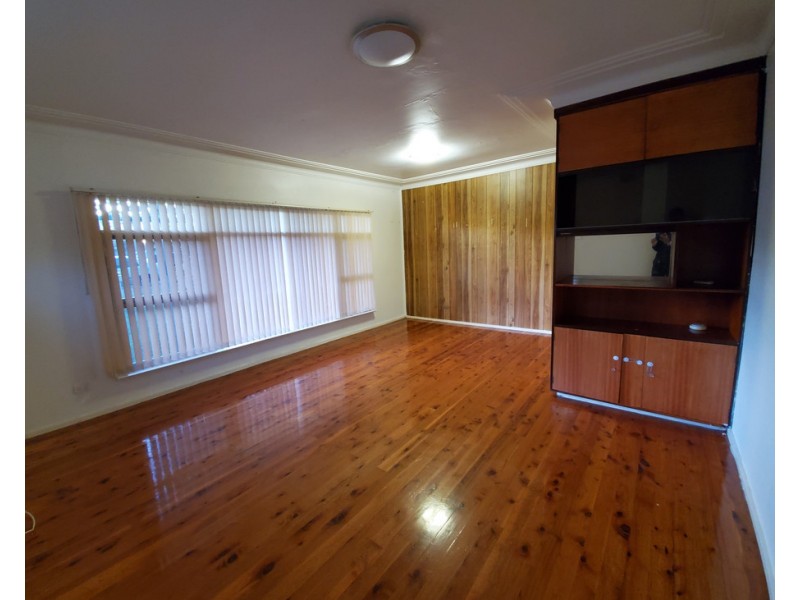 44, Myee Road, Macquarie Fields NSW 2564