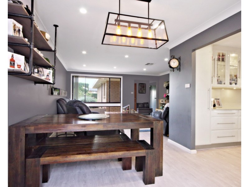 4 Muir Place, St Andrews NSW 2566