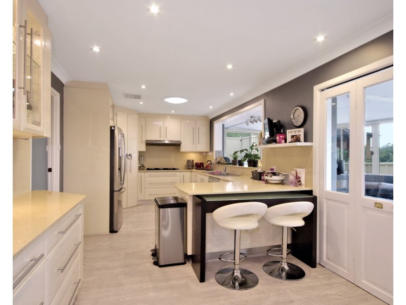 4 Muir Place, St Andrews NSW 2566