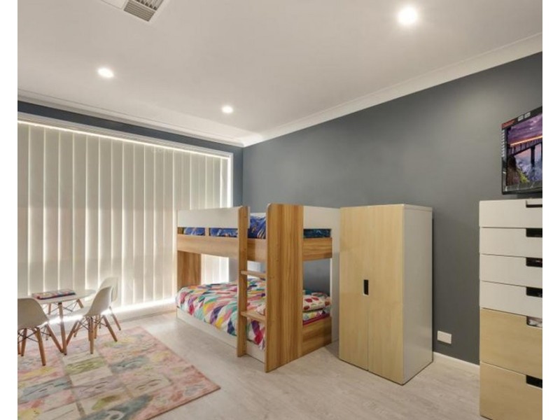 4 Muir Place, St Andrews NSW 2566